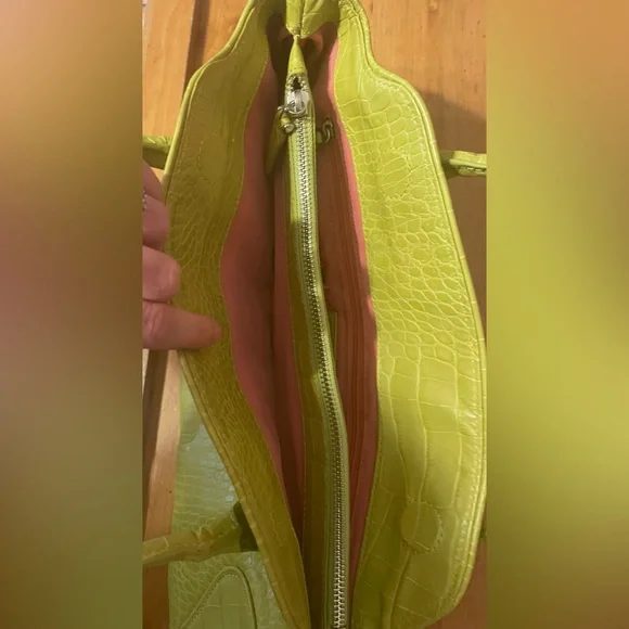 Cole Haan NWOT Lime Green Crocodile Texture Leather Tote Purse - Picture 7 of 9